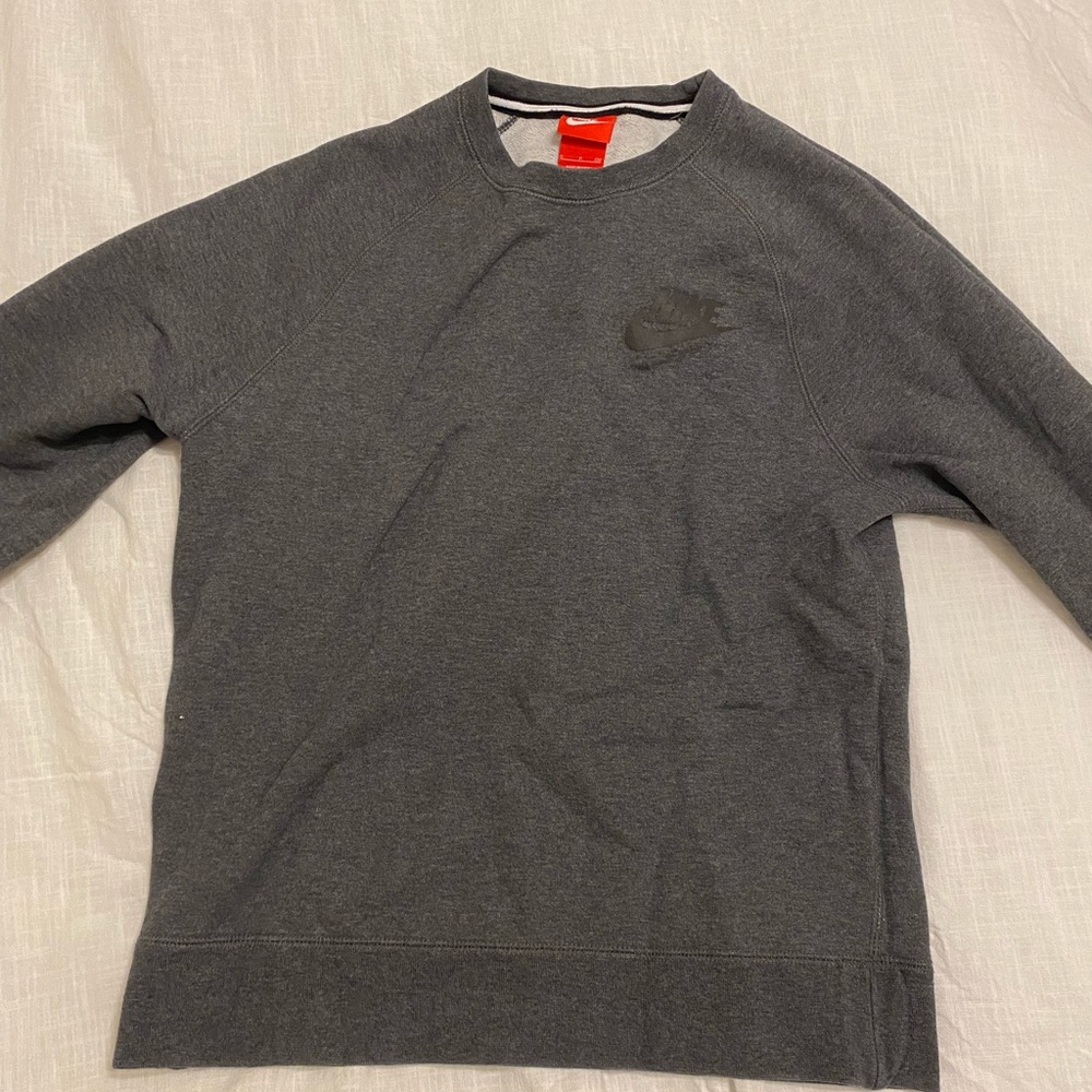 Women’s Nike sweatshirt